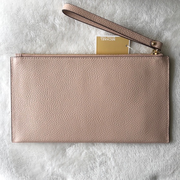 MICHAEL KORS Clutch Wristlet - Picture 5 of 8